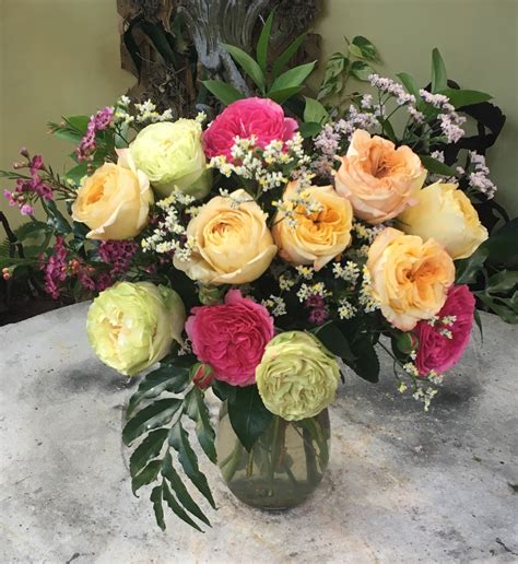 Mavical Mixed Roses Bouquet in Winter: Bringing Warmth and Color into the Season